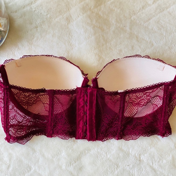 Red Lace Push-Up Bra - Picture 2 of 4